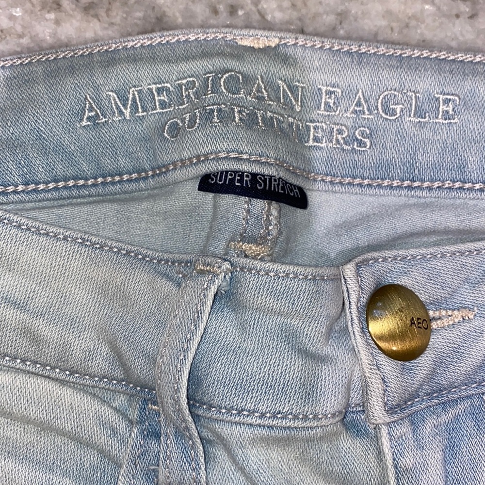 American Eagle Outfitters Super Stretch distressed jeans size 2